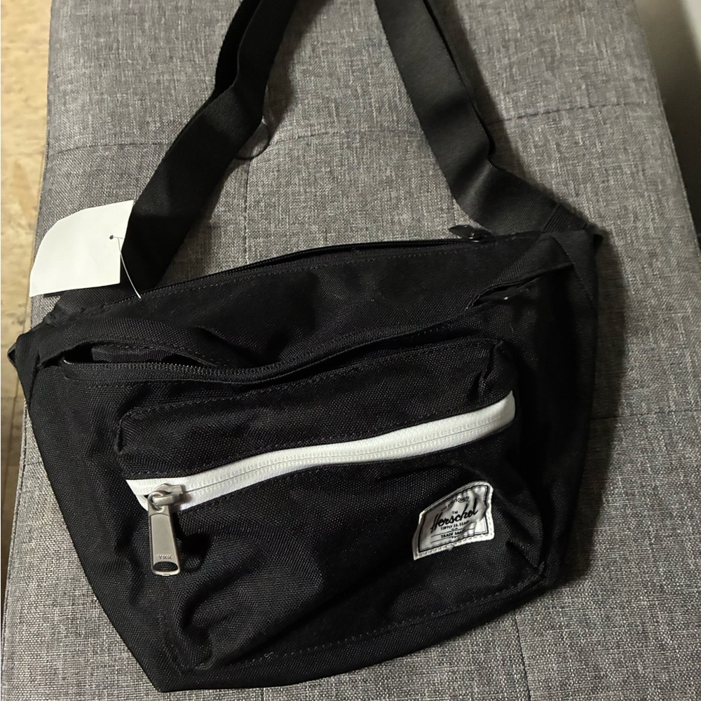 2/40$🔥NWT Herschel Supply Company Classic Black Belt Bag